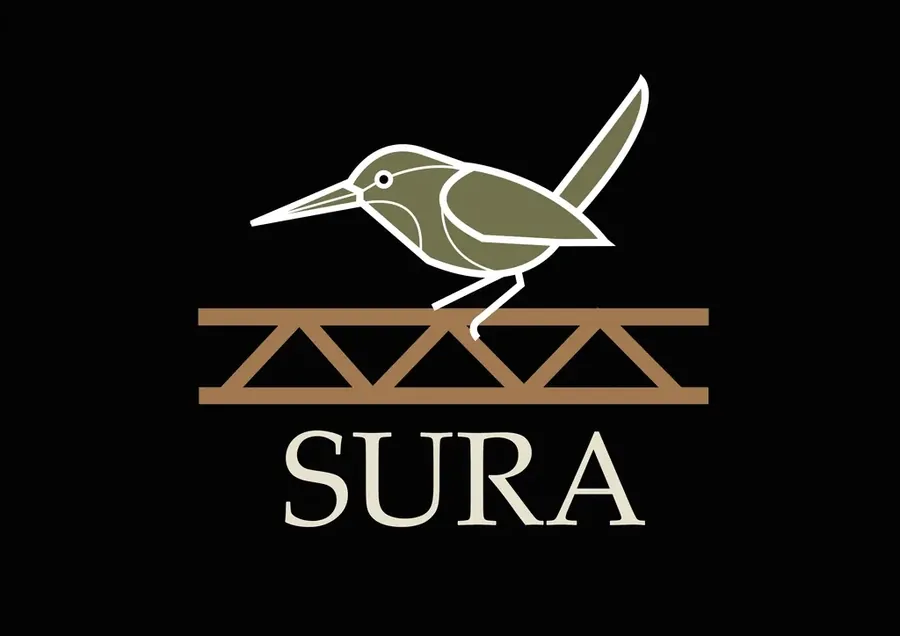 Logo Sura sobre fondo oscuro